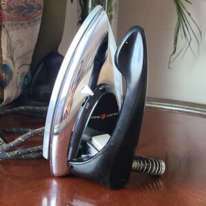 Vintage 50s General Electric Portable Steam Iron F97A 